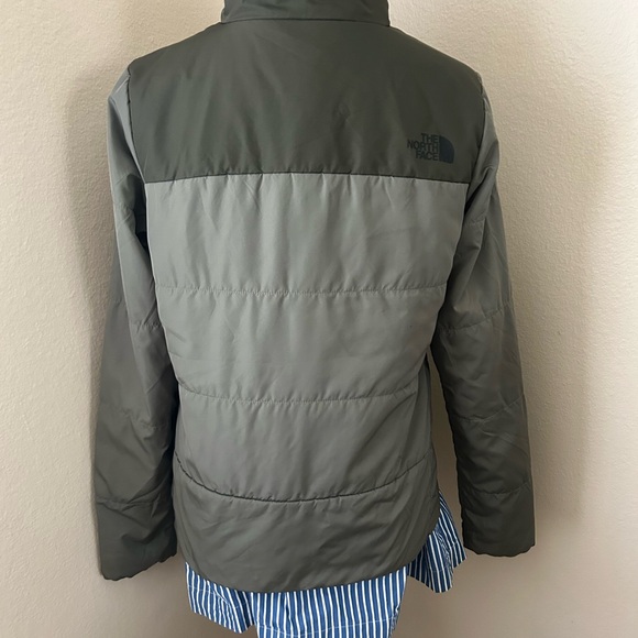 The North Face Women’s Lightweight Quilted Jacket Size M Olive Green & Gray - Picture 10 of 15